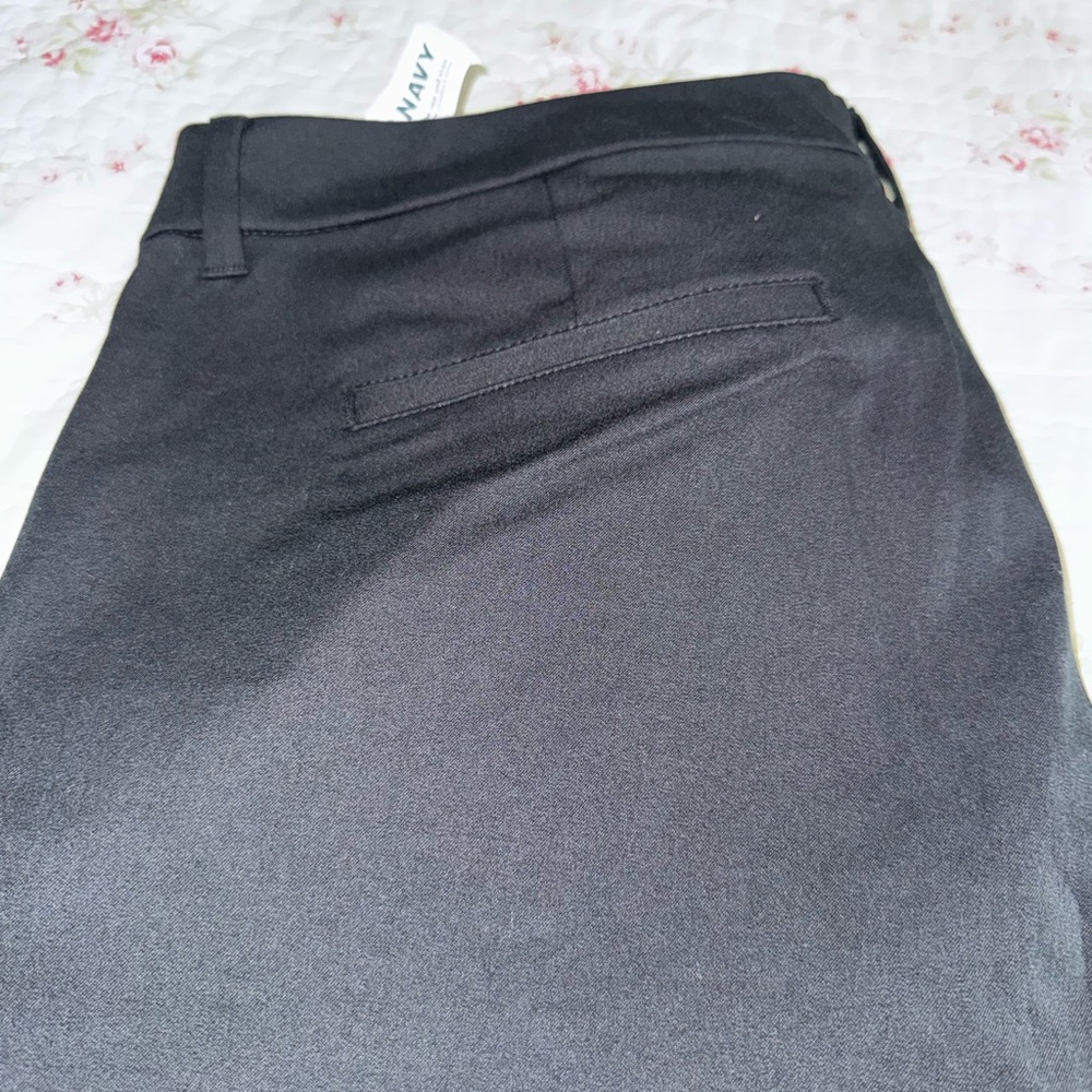 Old Navy High-Rise Pixie Straight Black Pants - Picture 4 of 4